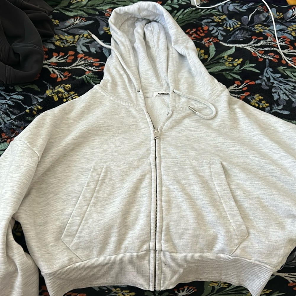 Garage crop zip up